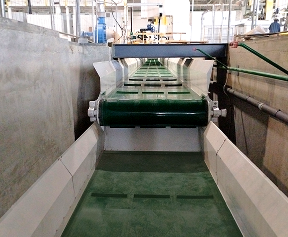 Teljes folyamatú, pormentes hulladékelvezető rendszer egy csúcskategóriás orosz kartongyár számára
